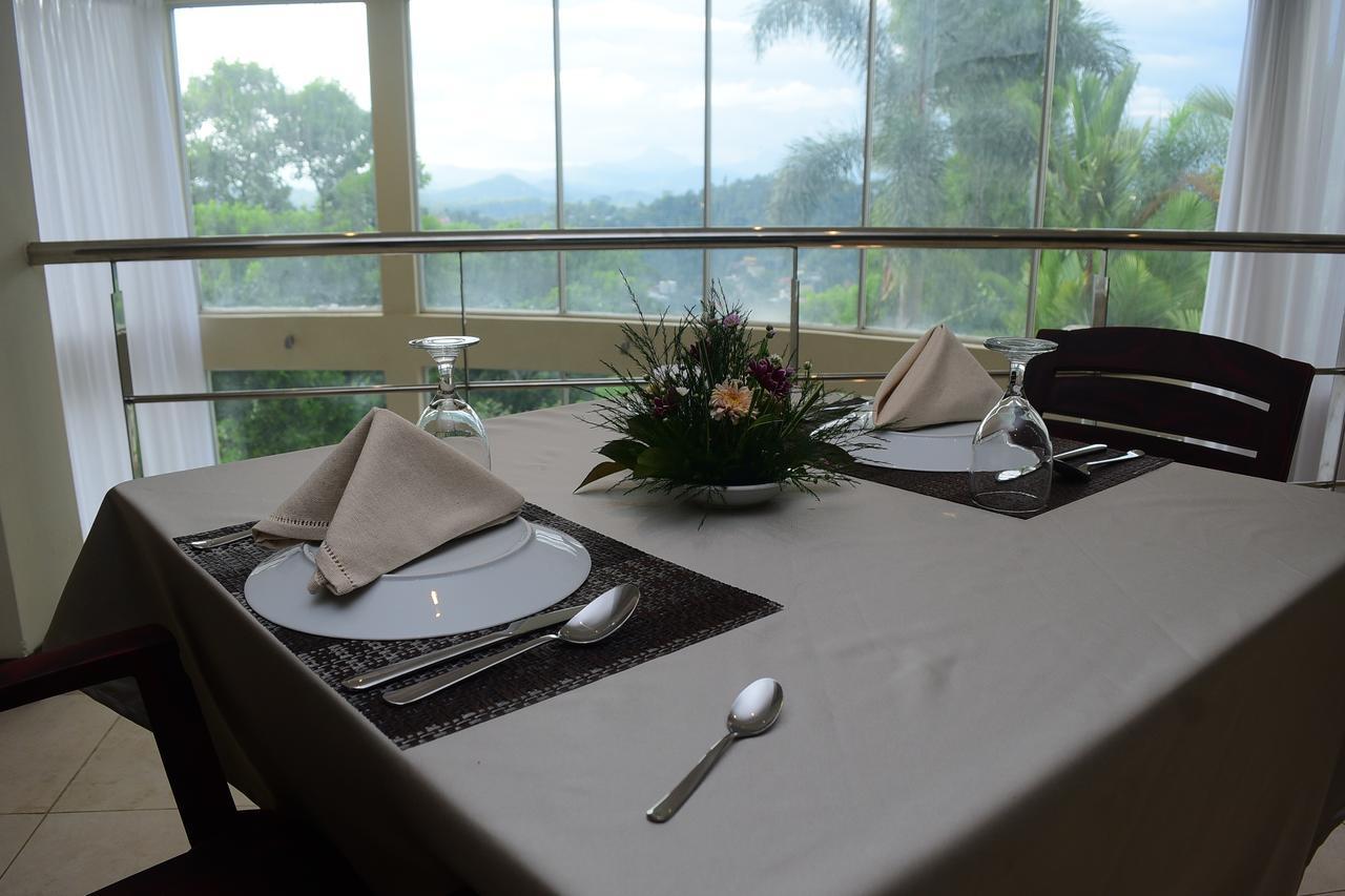 W Residence Kandy Esterno foto